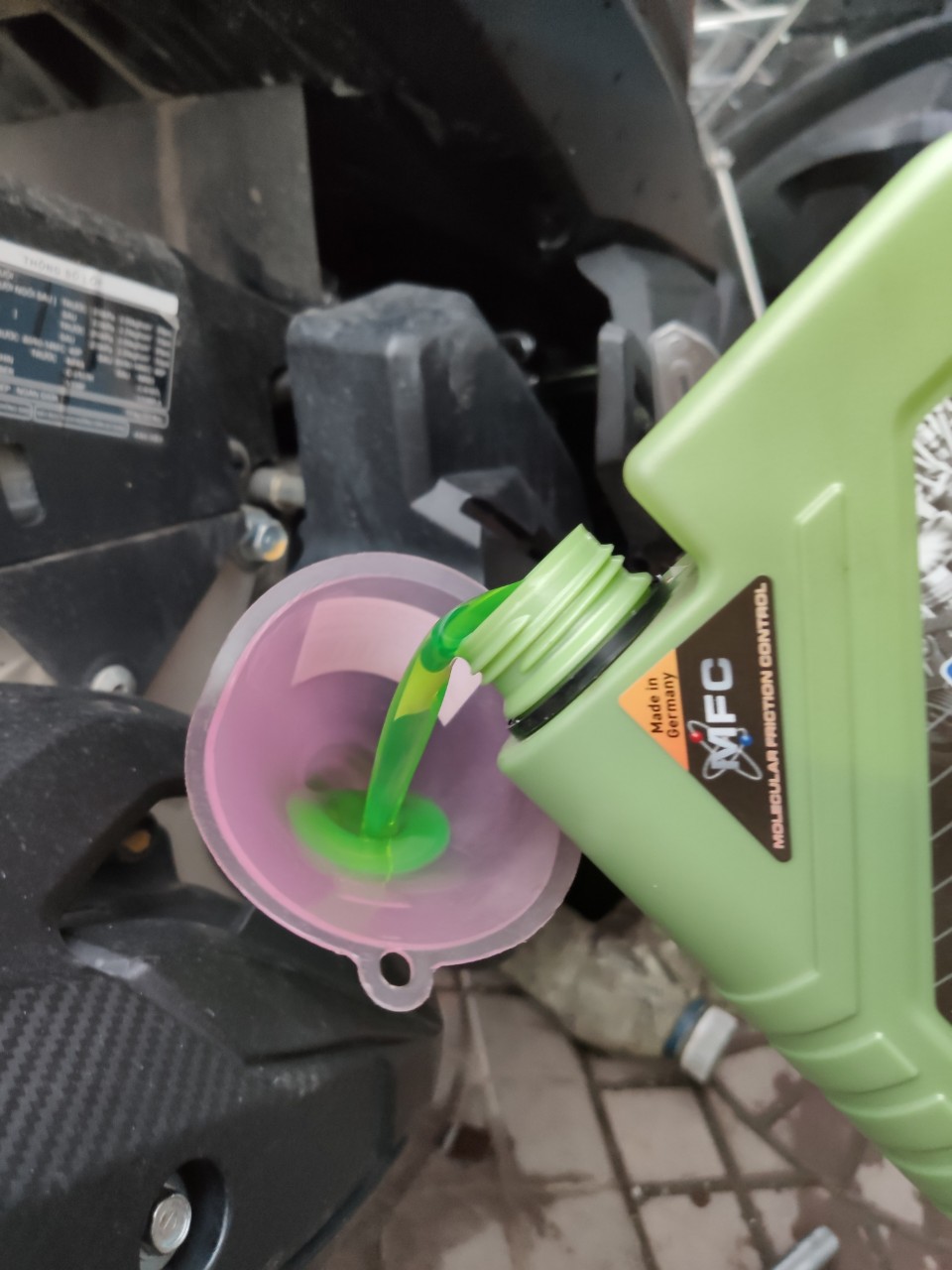 nhot-liquimoly-5w30-molygen