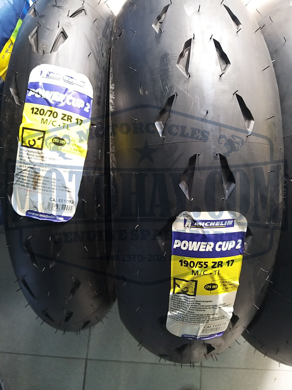 lop-michelin-power-cup-2-truoc-sau
